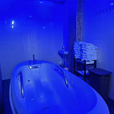 Iris Hotel