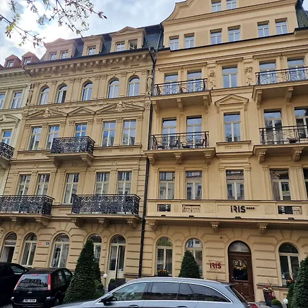 Iris Hotel 4*