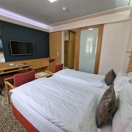 Hotel Iris 4*