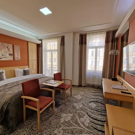 Iris Hotel
