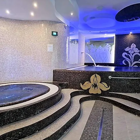 Iris Hotel