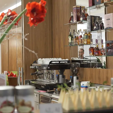 Hotel Iris 4*