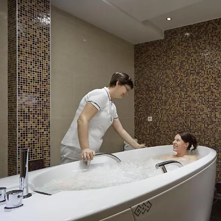 מלון Iris קרלובי וארי