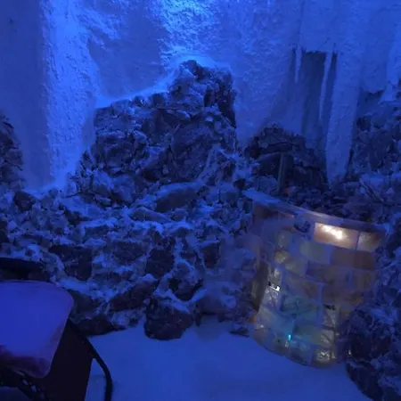 מלון Iris קרלובי וארי